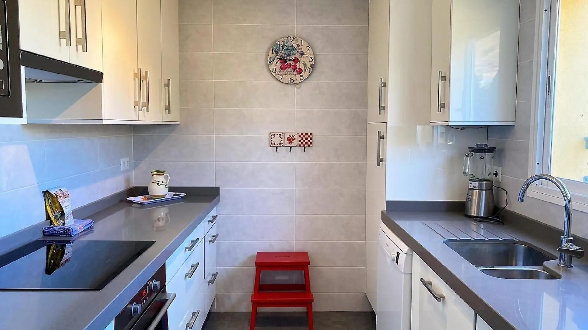 Apartment Ferienwohnung Fuer 6 Personen Ca 100 Qm In Nerja, Andalusien Costa Del Sol